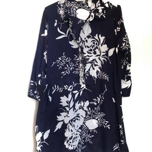 3/$25 ❤️ Soft Surroundings Navy and White Tunic